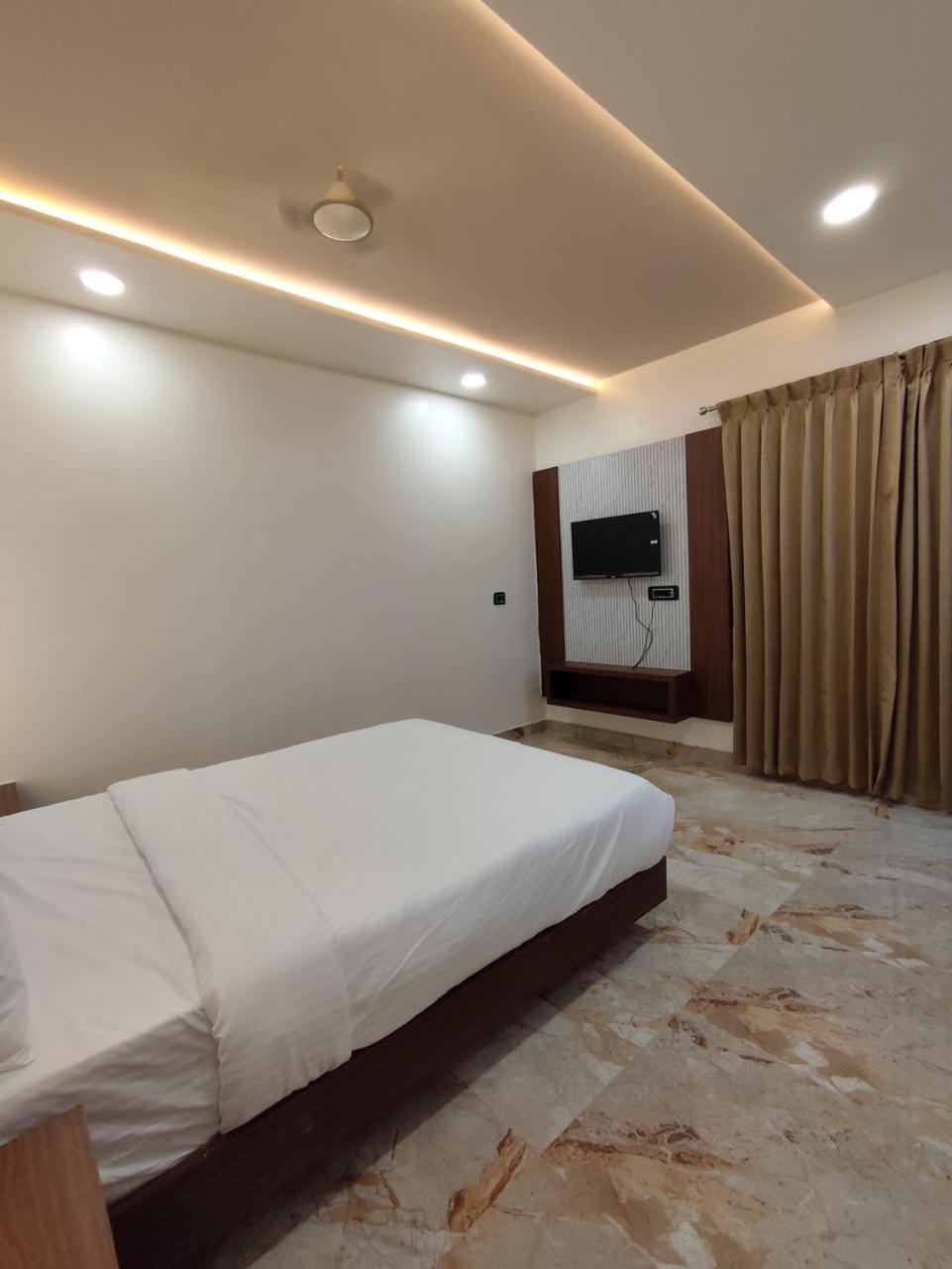 Sree Mahalakshmi Residency By K Hotels Virudunagar Exterior foto