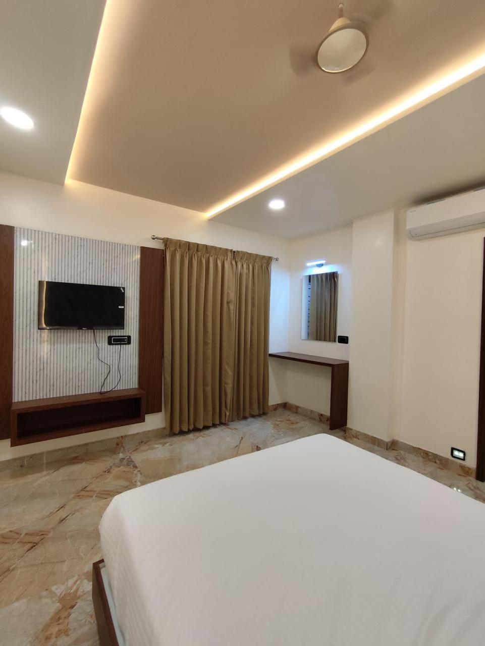 Sree Mahalakshmi Residency By K Hotels Virudunagar Exterior foto